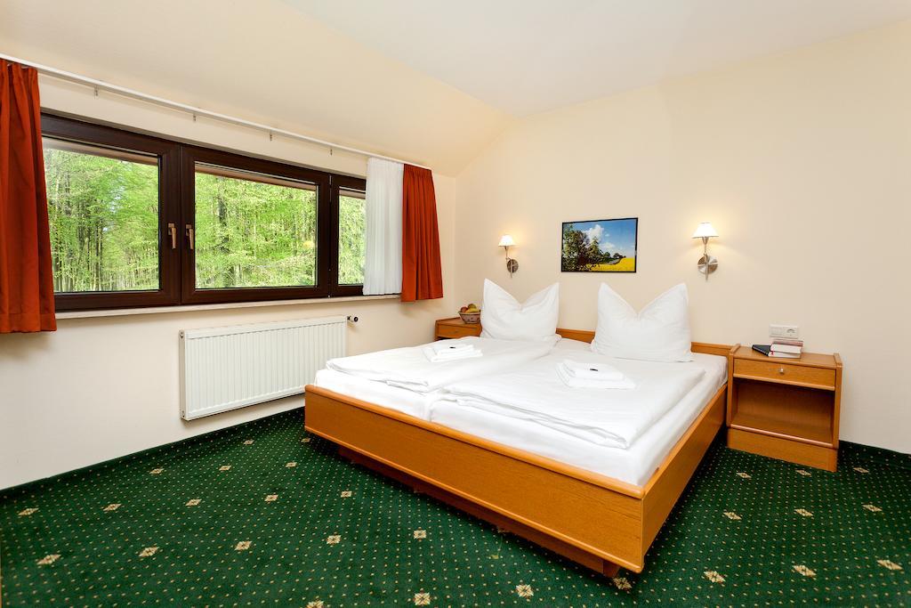 Restaurant & Hotel Baumhaus Hagen Sassnitz Cameră foto